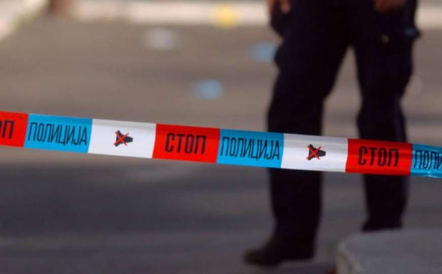 Strašna nesreća u Srbiji: Djevojka poginula dok je izlazila iz pokvarenog automobila