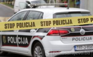 U Vogošći bačena bomba: Na stanovima popucali prozori, automobili oštećeni