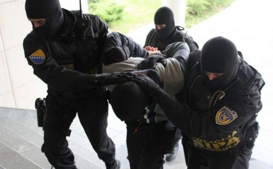 SIPA uhapsila jednu osobu u BiH za kojom je Interpol raspisao potjernicu
