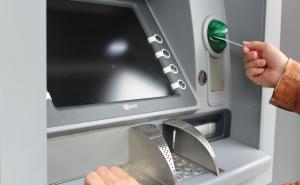 Bh. policija u potrazi za lopovom: Podigao tuđih 500 maraka sa bankomata
