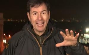 Reporter CNN-a tokom javljanja uživo iz Kijeva odmah stavio kacigu i pancirku