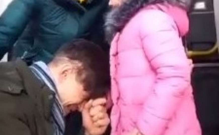 Snimak oca koji se oprašta od kćerke iz Ukrajine ganuo milione