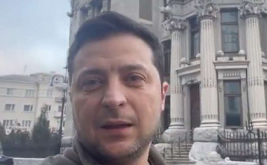 Prvi čovjek Ukrajine objavio video iz centra Kijeva: "Nećemo se predati"