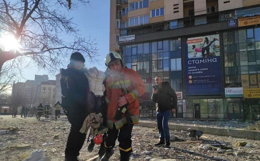 Strašni prizori razorenih ulica Kijeva nakon ruskog napada