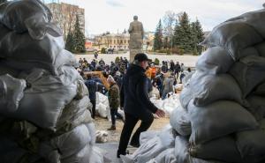 Ukrajinski narod na ulicama postavlja barikade: Spriječiti ruske napade