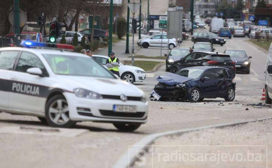 Saobraćajna nesreća u Sarajevu, jedna osoba povrijeđena