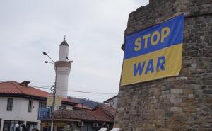 Novopazarci okačili transparent podrške Ukrajini