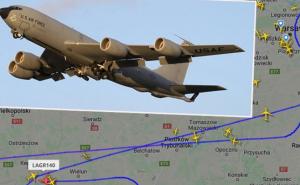Cijeli internet prati ‘leteću cisternu‘ američkih snaga iznad Varšave