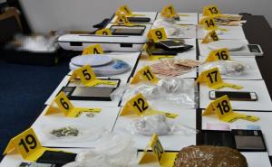 Pretresi u sarajevskom kafiću i dva vozila: Uhapšeno pet osoba, pronađena droga