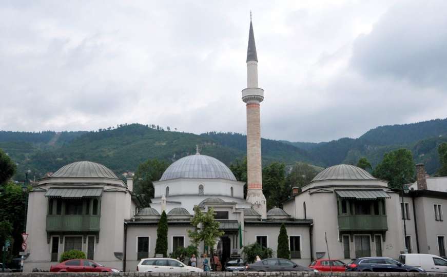 Tuča migranata kod Careve džamije u Sarajevu, dvije osobe povrijeđene