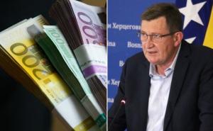 Bh. ministar u kafiću zaboravio torbicu sa 20.000 eura