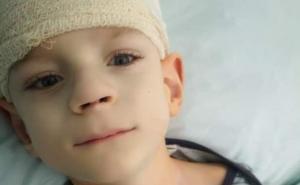 Riad (6) treba našu pomoć: Pokrenut apel za pomoć hrabrom dječaku iz Sarajeva