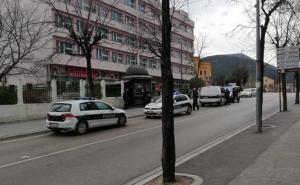 Slučaj u Hercegovini: Izašla kroz prozor stana i bacala drogu 
