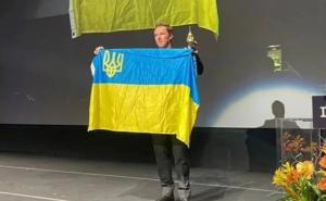 Glumac iz 'Sherlocka' na dodjeli nagrade podigao zastavu Ukrajine