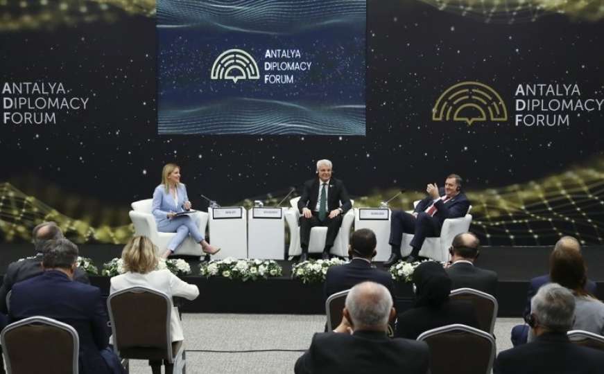 Džaferović i Dodik u Antaliji govorili o BiH: Ovo su njihove poruke