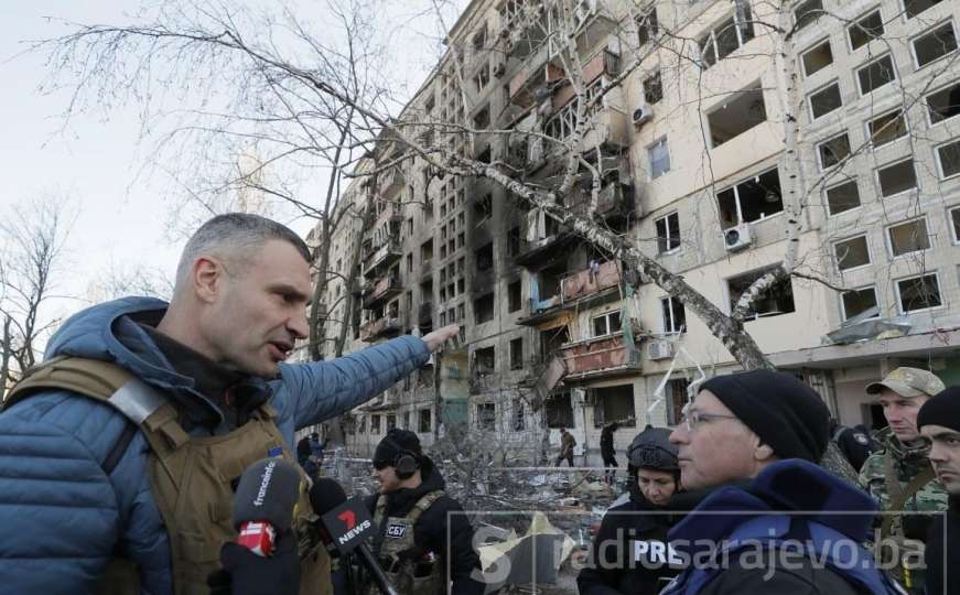 Kijev ide u 35-satni policijski čas, dozvoljeno kretanje samo do skloništa