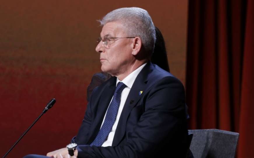 Džaferović pred EU parlamentom prozvao Čovića: 'Ima više minstara nego moja stranka'