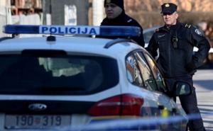 Iz garaže ukrali dva Land Rovera, Rolls Royce i motocikl Honda