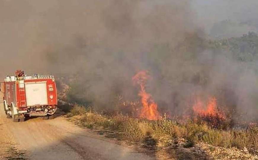 U Hercegovini aktivno više požara: U Prozor-Rami čeka se pomoć iz zraka