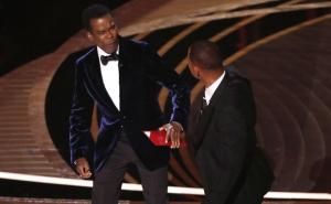 Skandal na dodjeli Oscara: Will Smith se popeo na binu i ošamario Chrisa Rocka