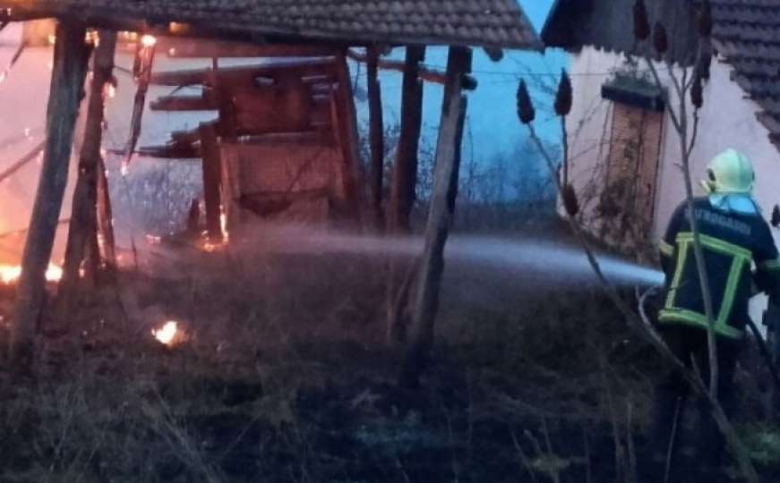 Veliki požar u BiH "gutao" sve ispred sebe: Izgorjela kuća i sedam pomoćnih objekata