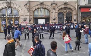 "Žene u crnom" i "Majke Srebrenice" protestuju u Beogradu, sveštenik im dobacio