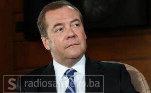 Dmitrij Medvedev poslao poruku Zapadu: "Gledat ćemo se preko nišana"