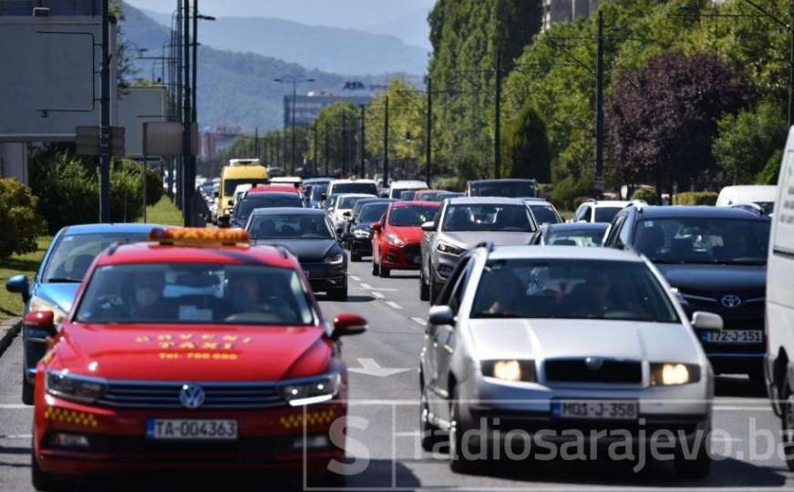 U Sarajevu danas brojne obustave saobraćaja: Od Bistrika do Vijećnice