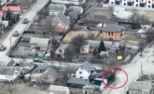 Uznemirujuće: Snimka dronom prikazuje ubistvo civila u Buči
