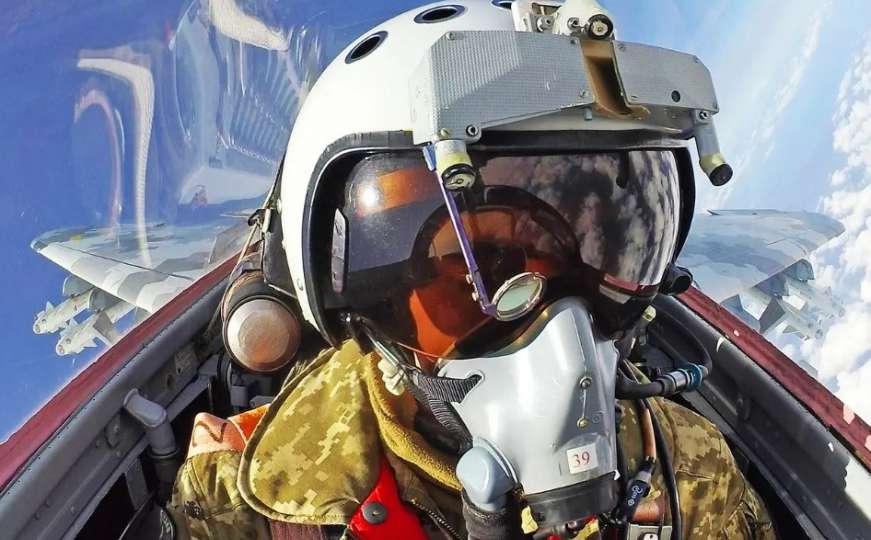 Ukrajinski pilot: 'Napeta misija. Nije pošteno, ja sam, a na mene ide njih 12'