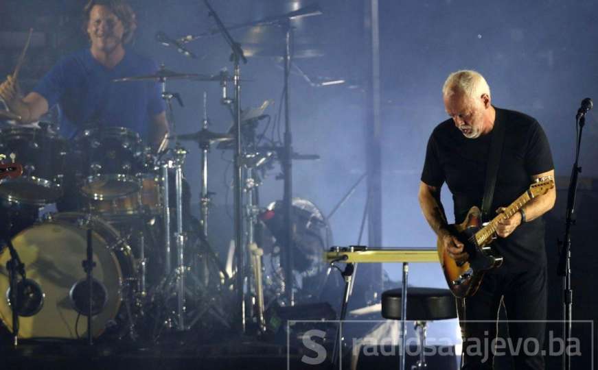 Pink Floyd objavio prvu pjesmu od 1994. godine, posvećena je Ukrajini