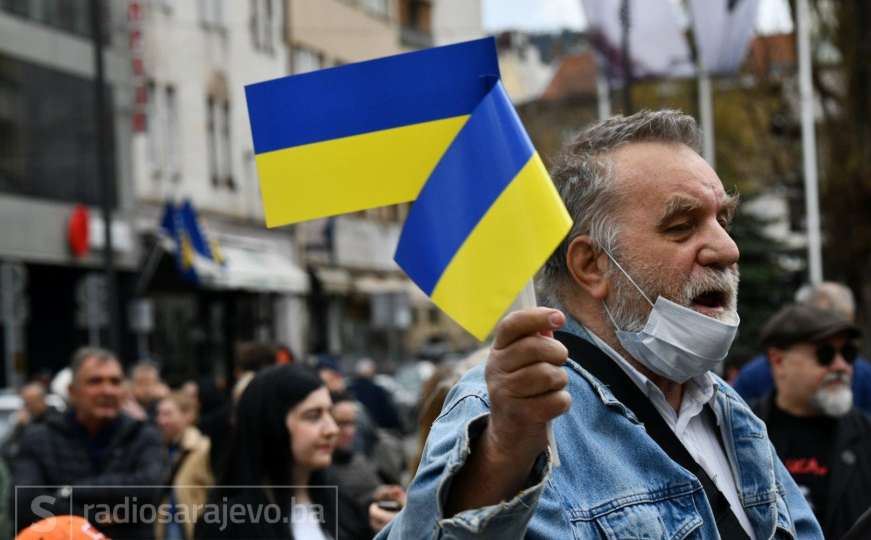 Pogledajte kako je bilo danas u Sarajevu na protestu podrške Ukrajini