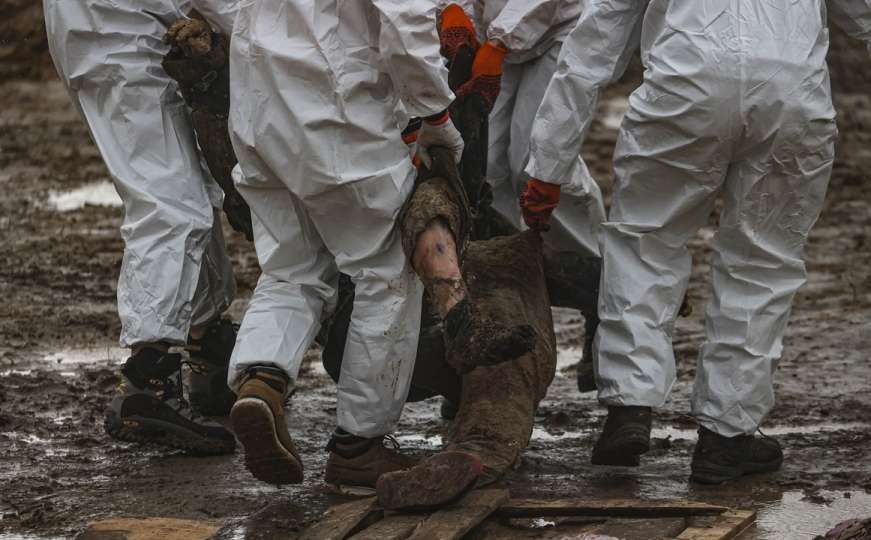 Uznemirujuće: Počela ekshumacija tijela civila iz masovnih grobnica u Buči