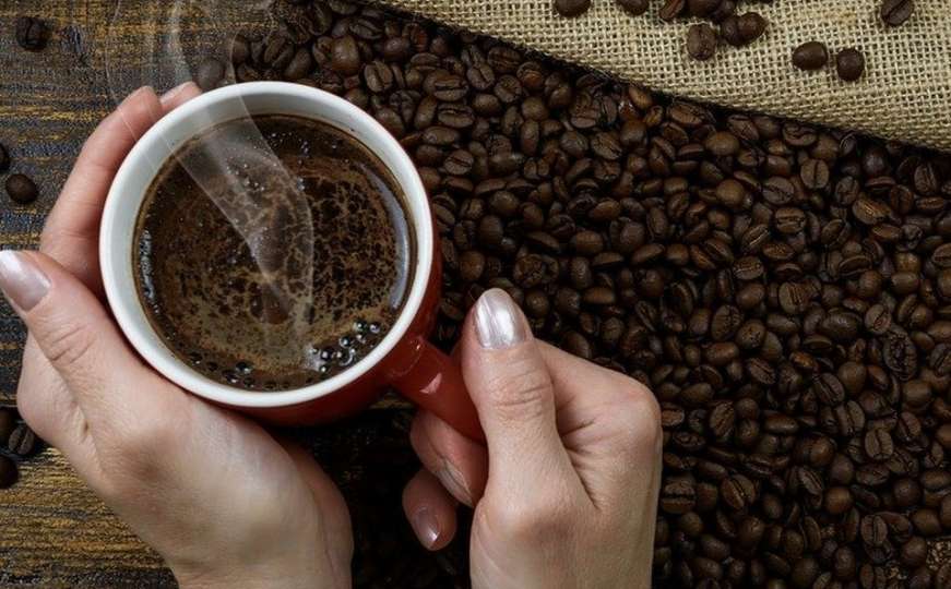 Ljekarka otkrila: Šta nikako ne bi smjeli miješati sa kafom, a često to radimo