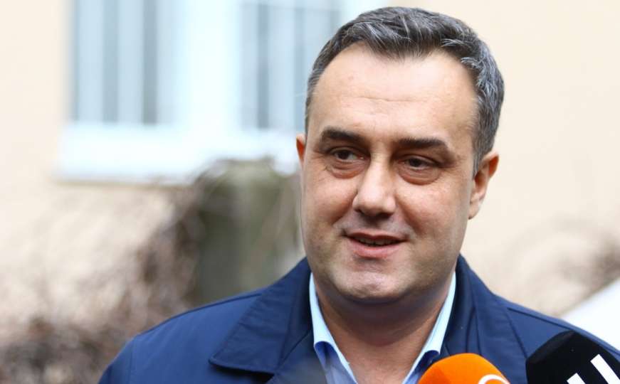 Asim Sarajlić zbog američkih sankcija podnio ostavku na nekoliko funkcija