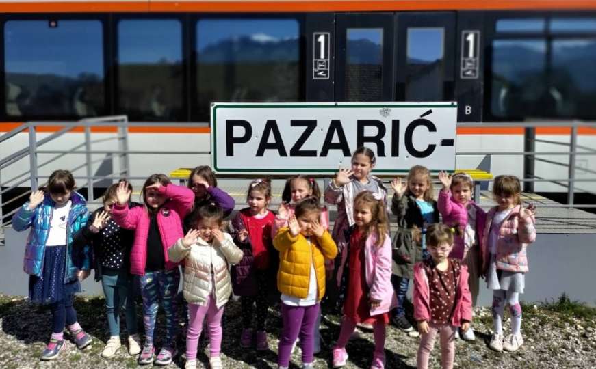 "Juri, juri vlak": Kako su Željeznice FBiH danas usrećile sarajevske mališane