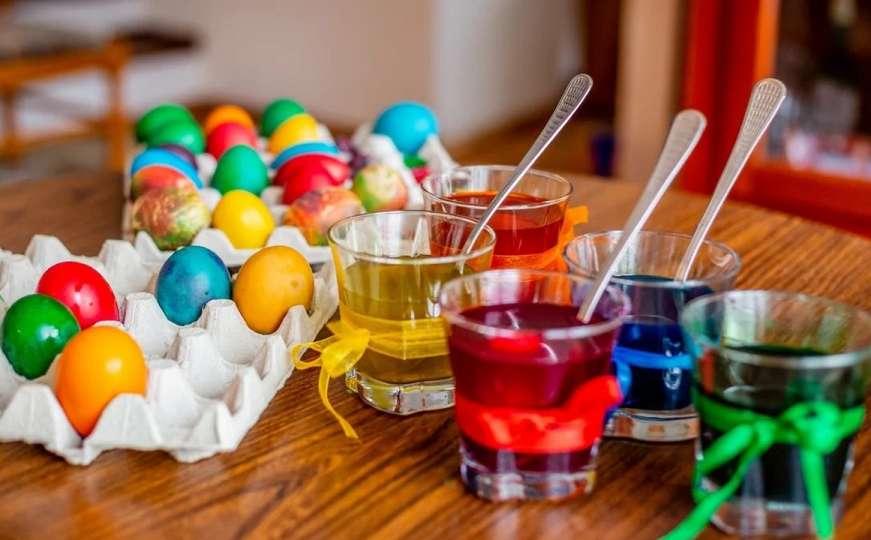 Sjajni trikovi za farbanje uskršnjih jaja