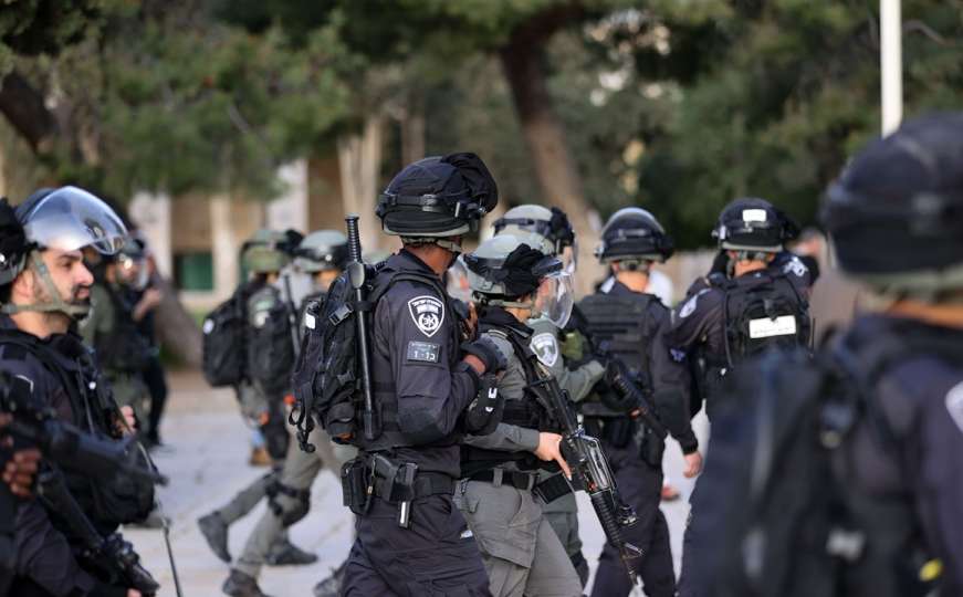Izraelska policija ponovo upala u kompleks džamije Al-Aksa tokom molitve 
