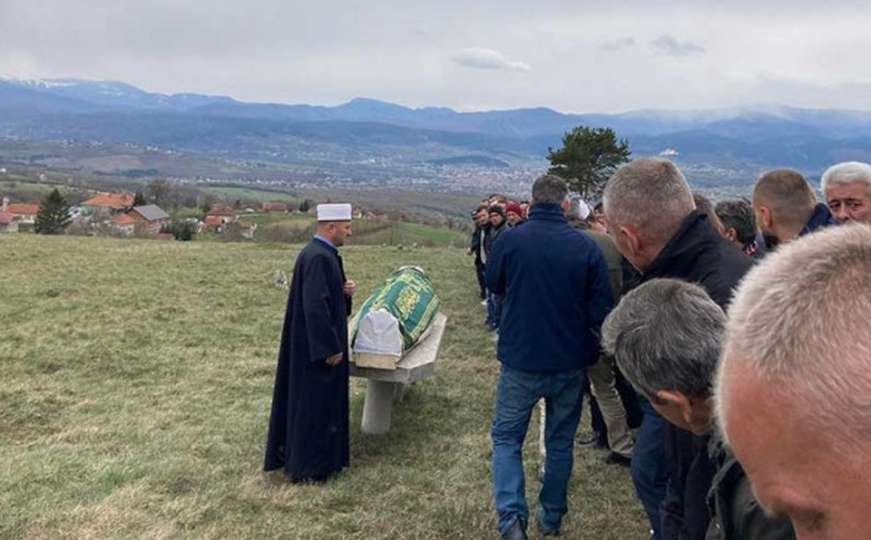 Klanjana dženaza Suadu Ćuriću, mladiću koji je poginuo u Sarajevu