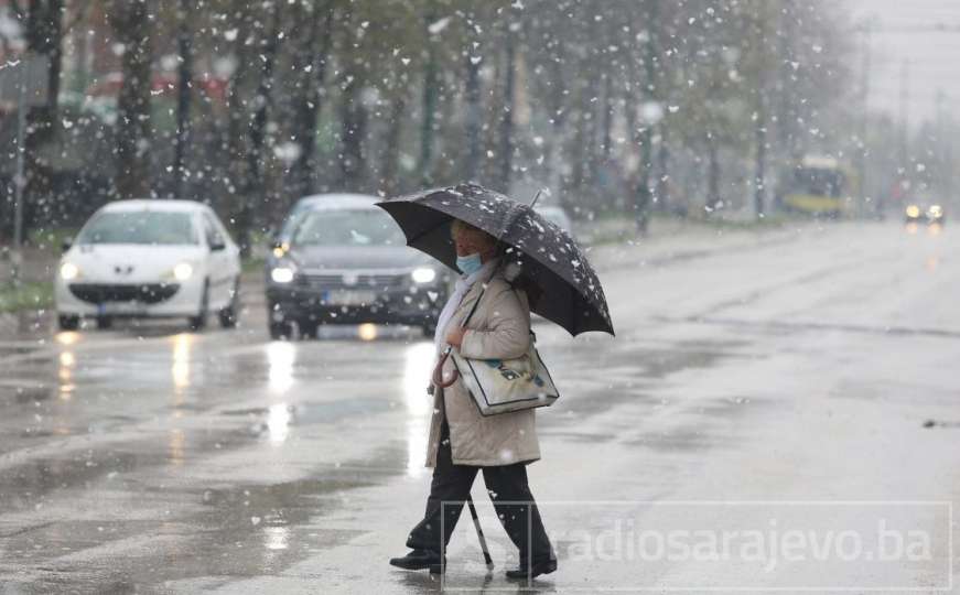 Pogledajte kakva je situacija jutros u Sarajevu: Snijeg iznenadio građane