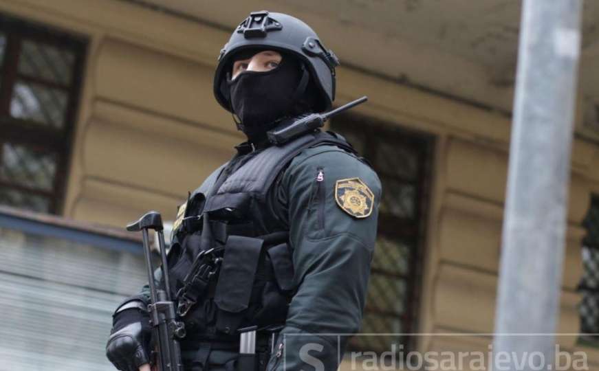 Akcija SIPA-e u tri bh. grada: Uhapšen policajac i oduzeto 15 kg speeda