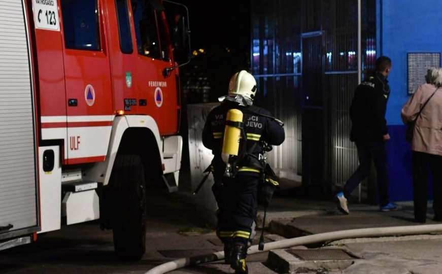 Novi požar u Sarajevu, gorio BMW