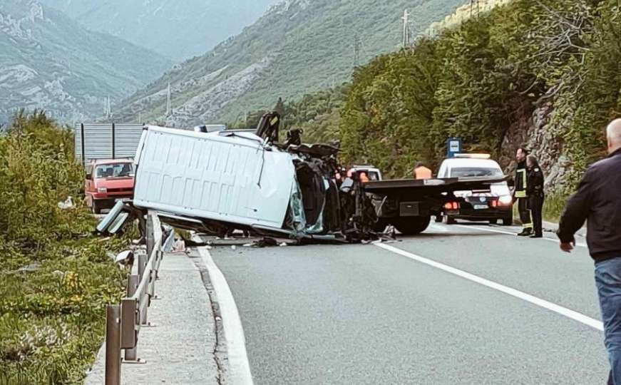 Vozaču kombija iz Slovenije određen pritvor zbog saobraćajne nesreće kod Jablanice