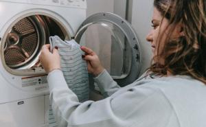 Genijalan trik: Spriječite da vam odjeća izblijedi. Neće vas koštati ni marku