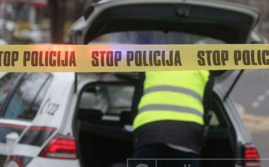 Pala džeparošica iz BiH: Dodirivala ga po hlačama i ukrala novčanik 