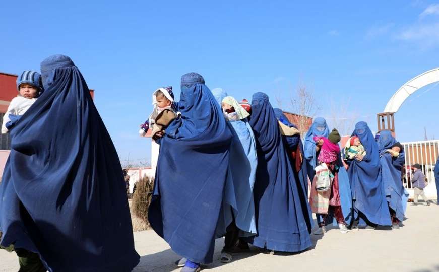 Talibani naredili Afganistankama da nose burku dok borave u javnosti