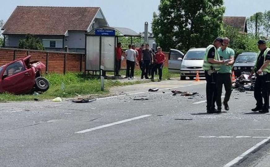 Stravična nesreća u Srbiji: Troje mrtvih, stradali, majka, dijete i motociklista 