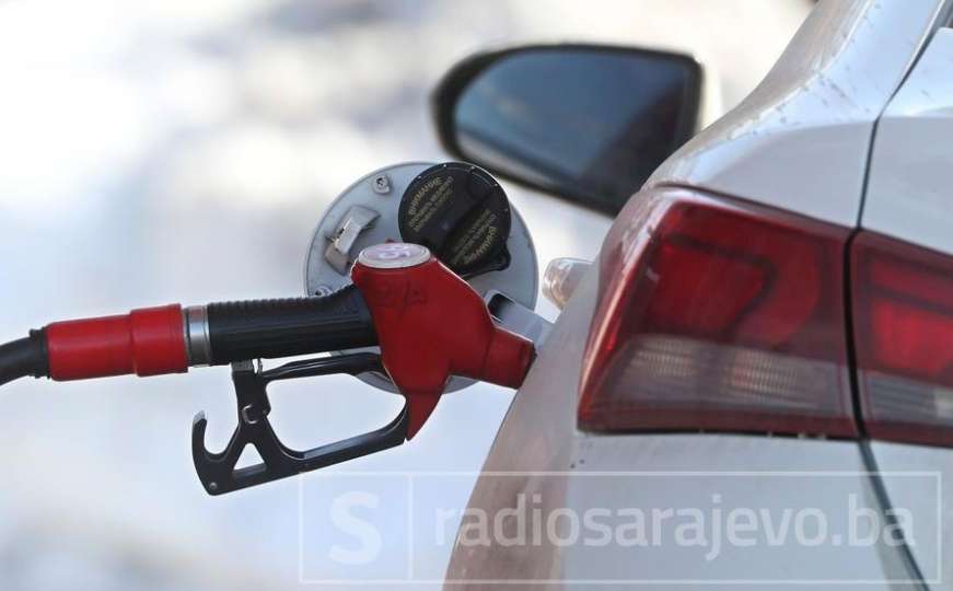 Hrvatska: Spremnik benzina od ponoći skuplji za 8 maraka