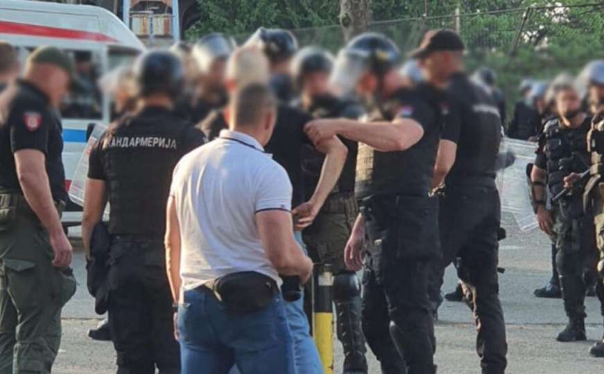 Kamere snimile žestok obračun navijača Zvezde i Partizana: Tuča bez milosti