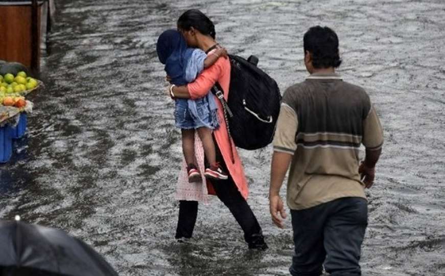 Velike poplave u Indiji: Ima poginulih, pobjeglo pola miliona ljudi 